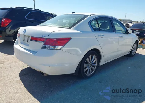 2012 Honda Accord 2.4 Ex-L z USA, uszkodzony, nr VIN 1HGCP2F88CA224828